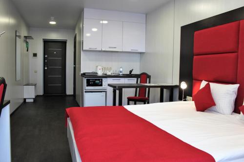 City Fox Hotel - image 7