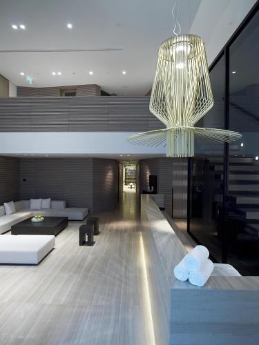 The Met Hotel - image 5