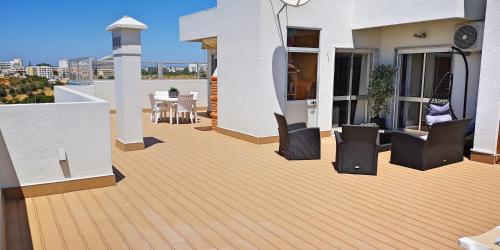 Penthouse T3 com Terraço e BBQ