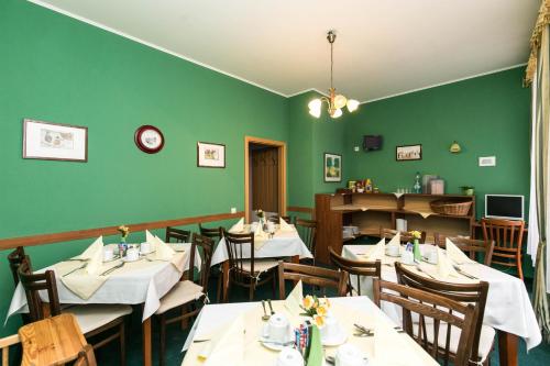 Hotel Boston - image 4