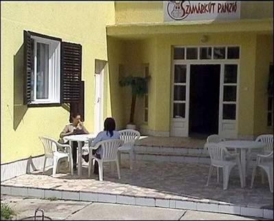 Szamárkút Panzió - image 9