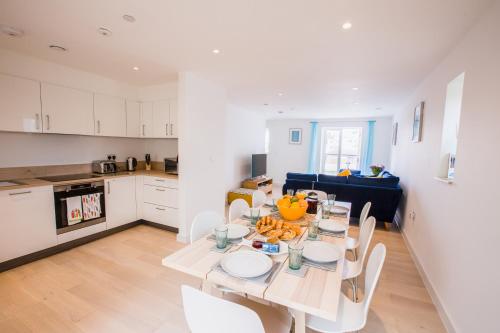 Kitchen, Tolcarne Townhouse by the sea in Newquay Tretherras