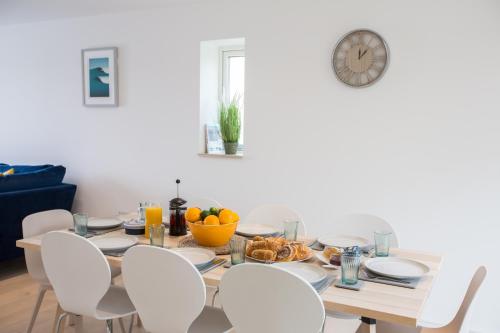 Facilities, Tolcarne Townhouse by the sea in Newquay Tretherras