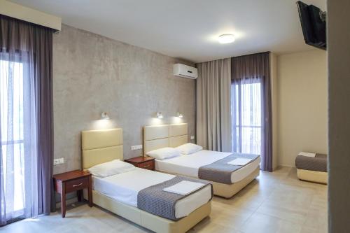 2 double beds