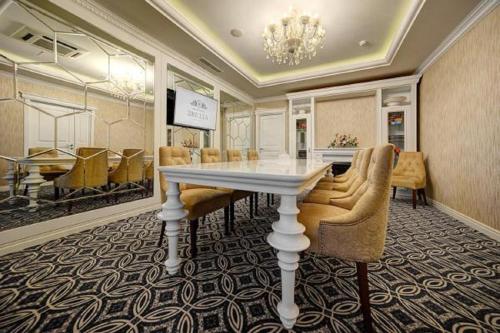 Grand Hotel Zvezda - image 7