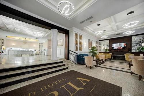 Grand Hotel Zvezda - image 3