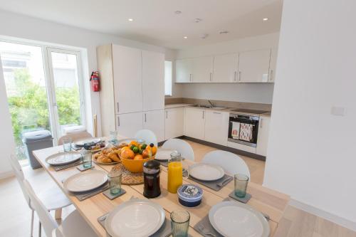 Kitchen, Tolcarne Townhouse by the sea in Newquay Tretherras