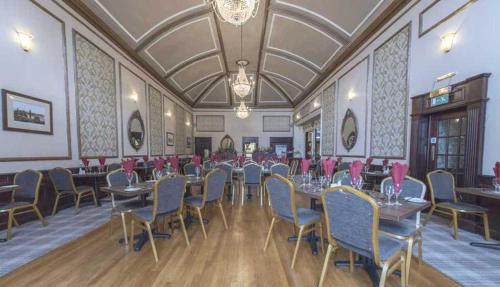مطعم, فندق سالوتيشن (Salutation Hotel) in بيرث
