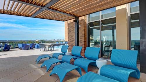 Global Luxury Suites at The Wharf - image 2