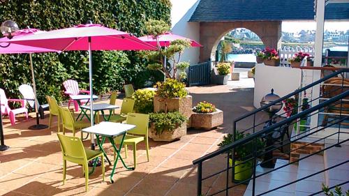 Logis Hotel Bellevue - image 13
