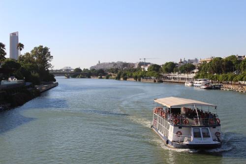 セビリア Resitur Luxury Suit A 4つ星 シングルルーム スイート