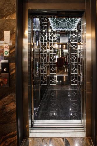Entrance, Life Point Hotel in Trabzon