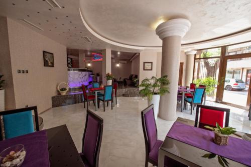 共用Lounge/電視區, 完美酒店 (Hotel Perfect) in 瓦爾納