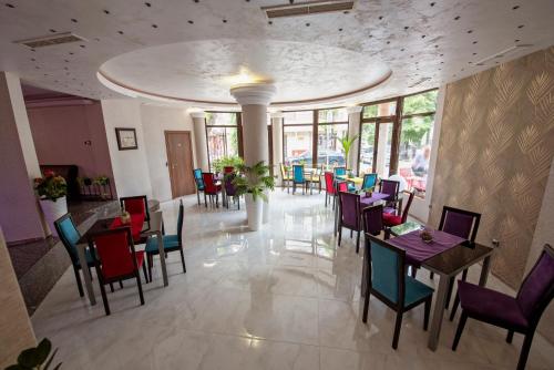 共用Lounge/電視區, 完美酒店 (Hotel Perfect) in 瓦爾納