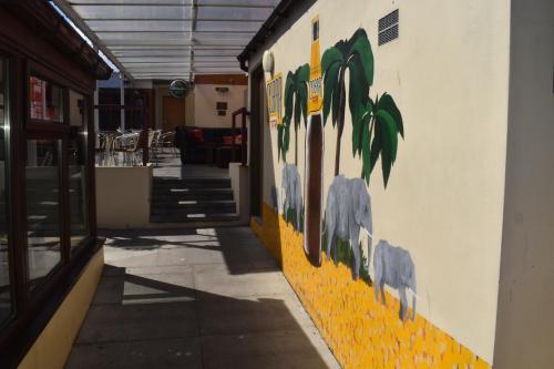 ทัศนียภาพภายนอกโรงแรม, Cheers Cafe Bar & Tavern in เซ็นทรัล-แอคาเดมี