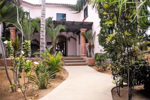 Cerritos Beach Inn in El Pescadero, Mexico