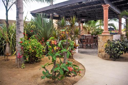 Cerritos Beach Inn in El Pescadero, Mexico