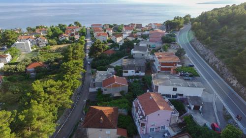  Apartments Bevanda, Pension in Zaostrog