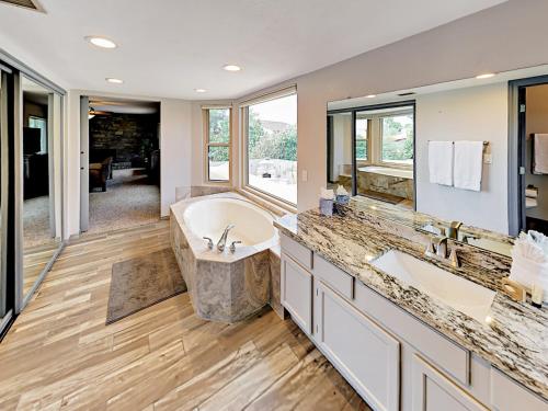 Scottsdale Oasis Home - main image