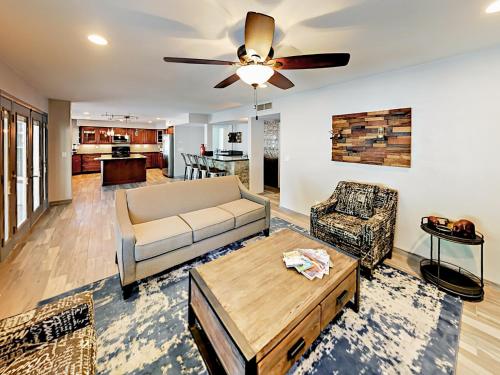 Scottsdale Oasis Home - image 2