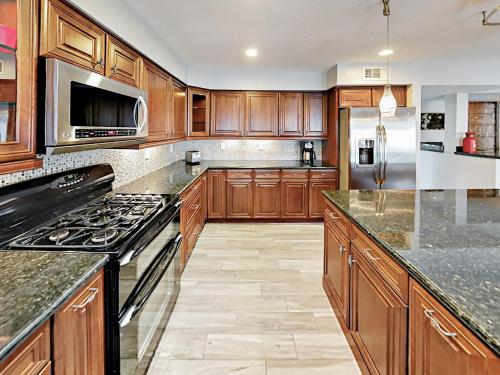 Scottsdale Oasis Home - image 9