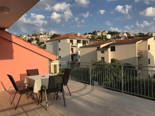 Apartments with a parking space Podstrana Split - 15743