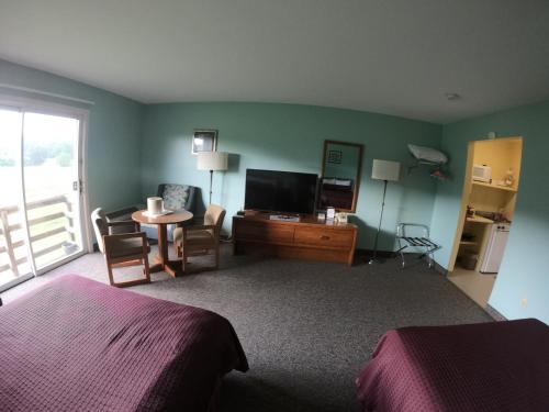 Copper Lantern Motor Lodge - main image