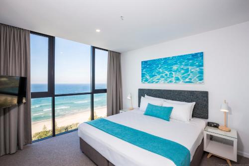 Boardwalk Burleigh Beach - Official - image 4