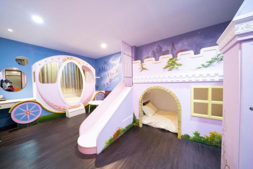 Fairytale House – Tainan, LA