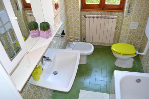 Bathroom, Platner in Brusimpiano