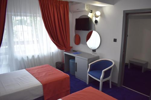 Hotel Europolis - image 4