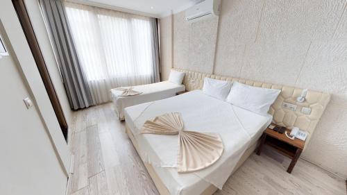 Triple Room with Garden View image 10