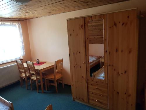 Pension Pod Hrádečkem (Pension Pod Hradeckem) in วิชิเซ
