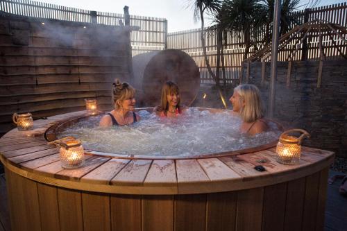 Hot tub, Bedruthan Hotel & Spa in Newquay