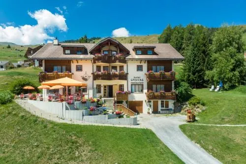 Hotel Gravas Lodge - Das Hotel für Gäste mit Hund in Vella, Schweiz