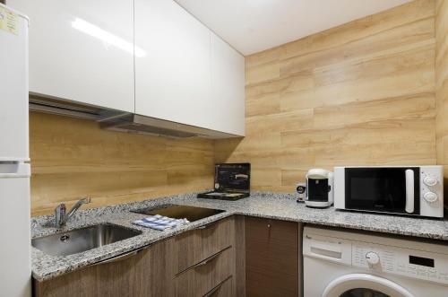 Facilities, Santa Clara Apartments in Girona