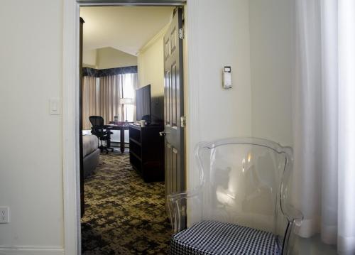 Chestnut Hill Hotel