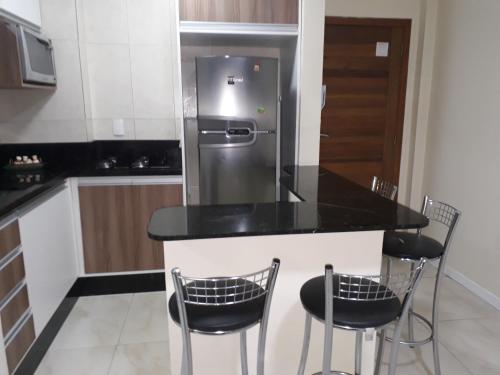 One-Bedroom Apartment image 1