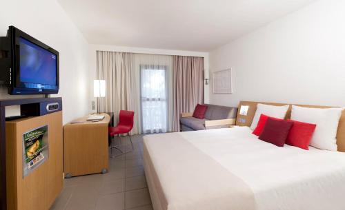 Grand Hotel Montabo The 4-star Grand Hotel Montabo ex Novotel Cayenne offers comfort and convenience whether youre on business or holiday in Cayenne. The hotel offers a high standard of service and amenities to suit the