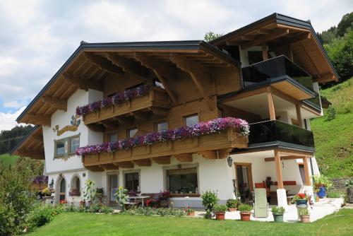  Haus Enzian, Pension in Sankt Johann im Pongau