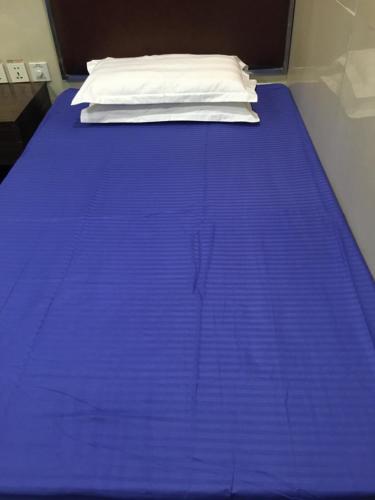1 futon bed