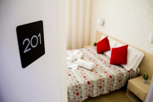 Marta Inn - image 10