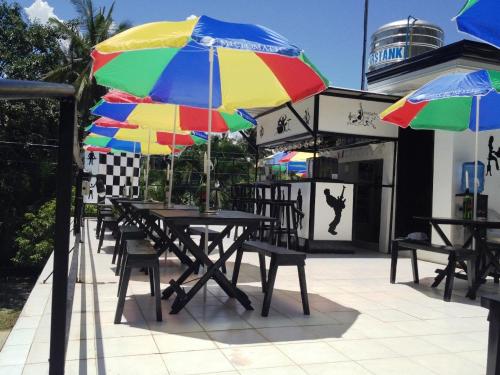 Recreational facilities, RedDoorz @ Western Highway Lodge Hotel in Marabut