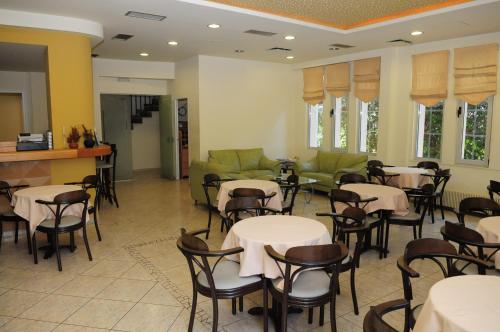 Hotel Pantheon in Markopoulo