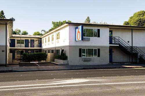 Motel 6-Modesto, CA - Downtown