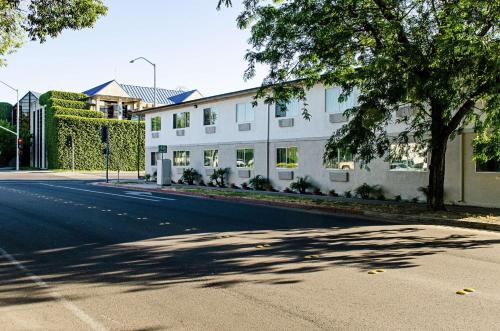 Motel 6-Modesto, CA - Downtown