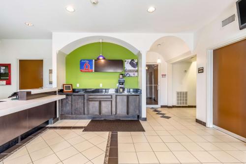 Фойє, Studio 6  Orange, TX in Оріндж (Техас)