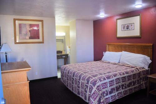 Western Inn & Suites