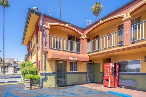 エコノミー イン ハリウッド