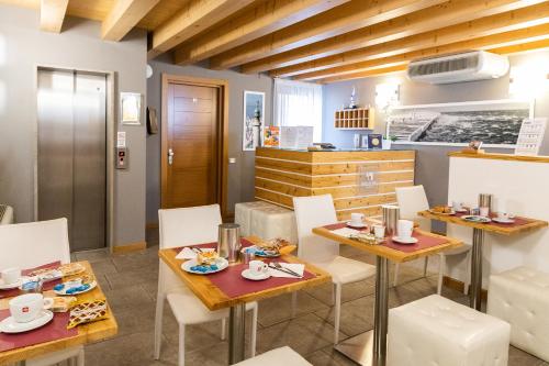 Hotel All'Arco 5